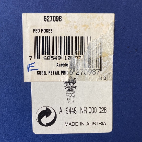 Swarovski Red Roses in Vase - Picture 6 of 7